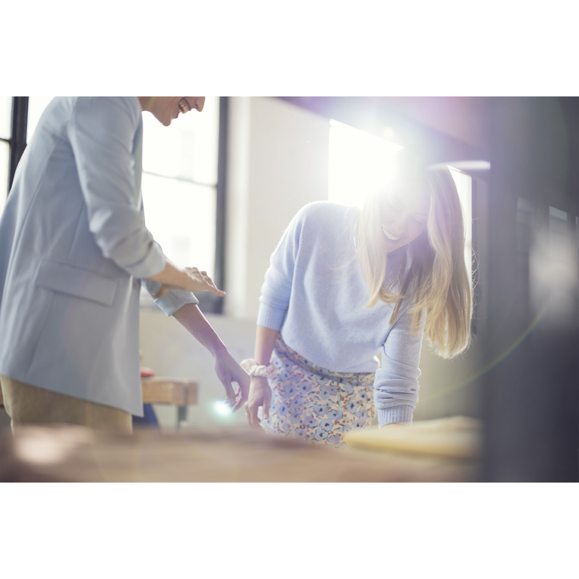 Zwei Frauen bei der Arbeit