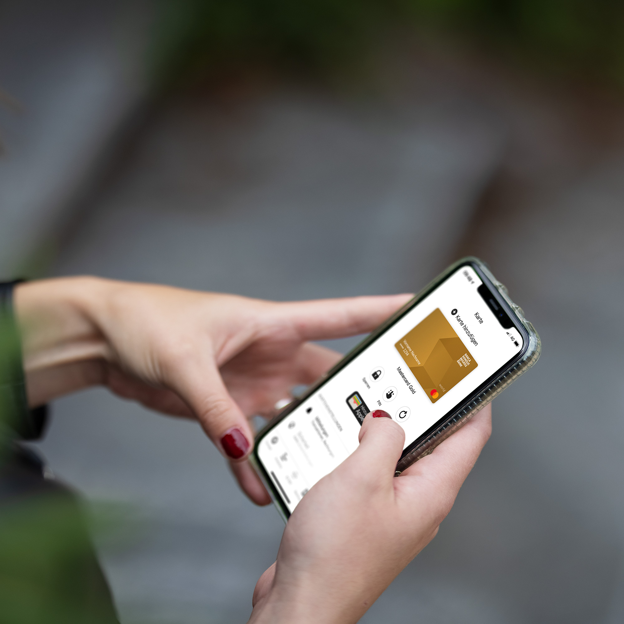 Smartphone mit Kreditkarten App