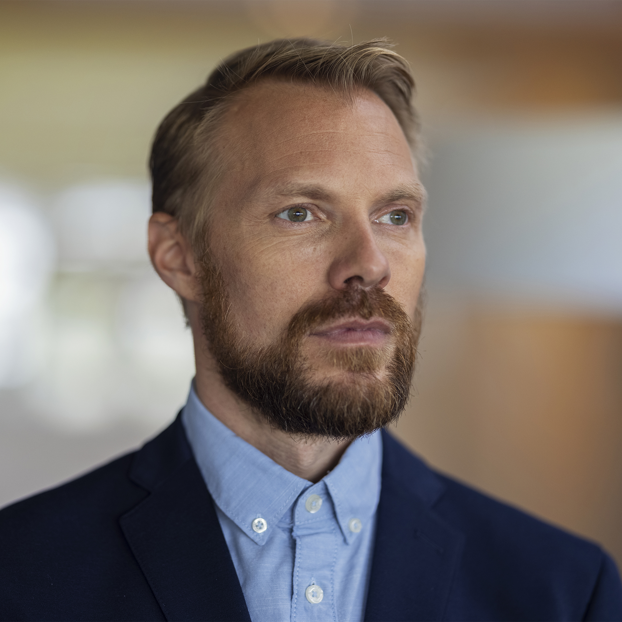 Potrait Mann in Anzug